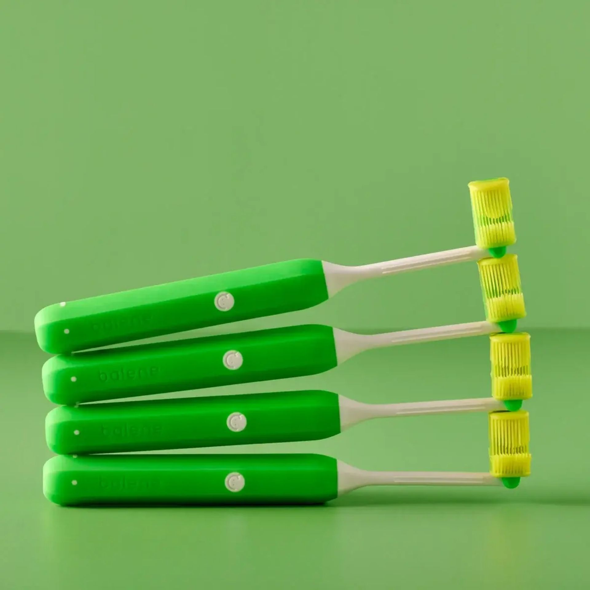 Balene by Bexident Júnior Escova de Dentes 6A+ Verde